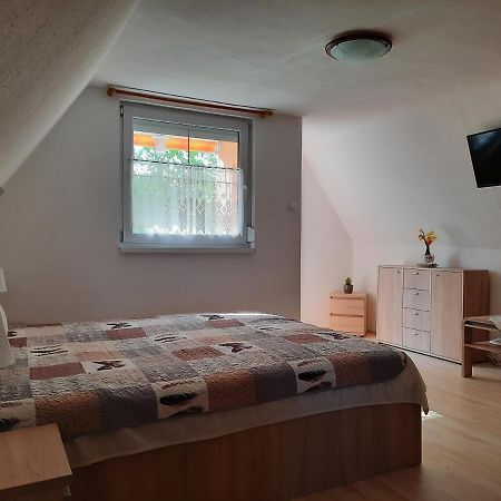 Dóra Apartmanház Zalakaros Exterior foto