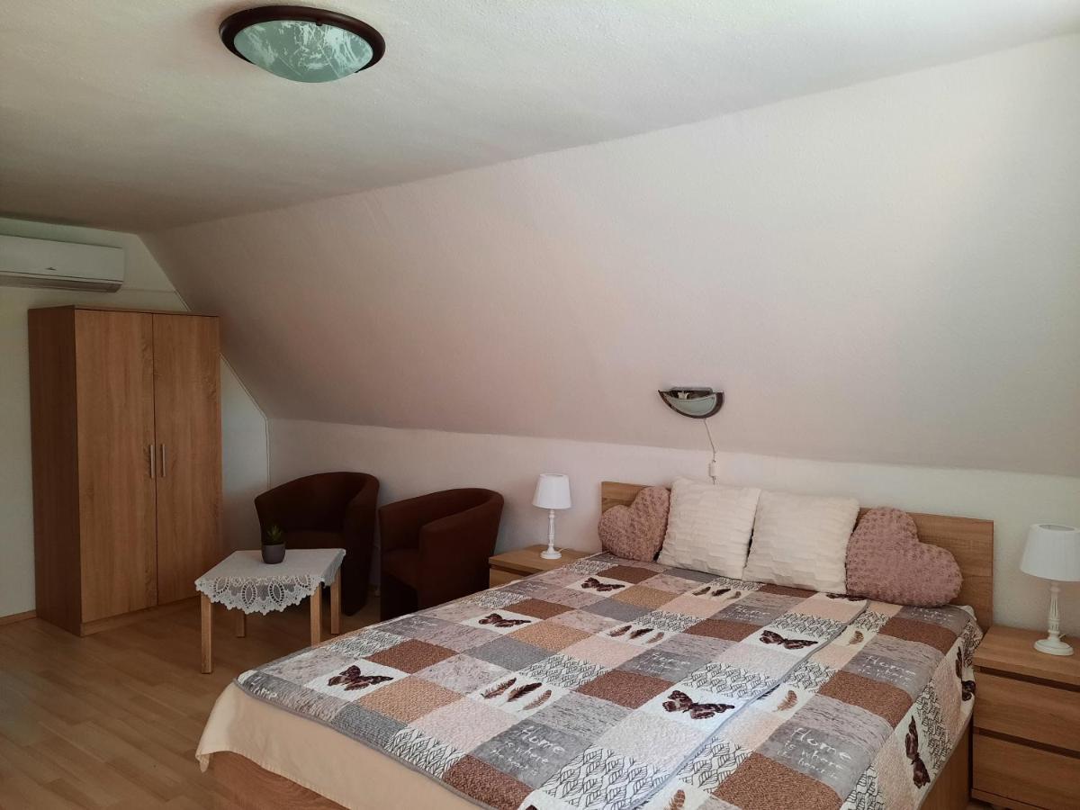 Dóra Apartmanház Zalakaros Exterior foto