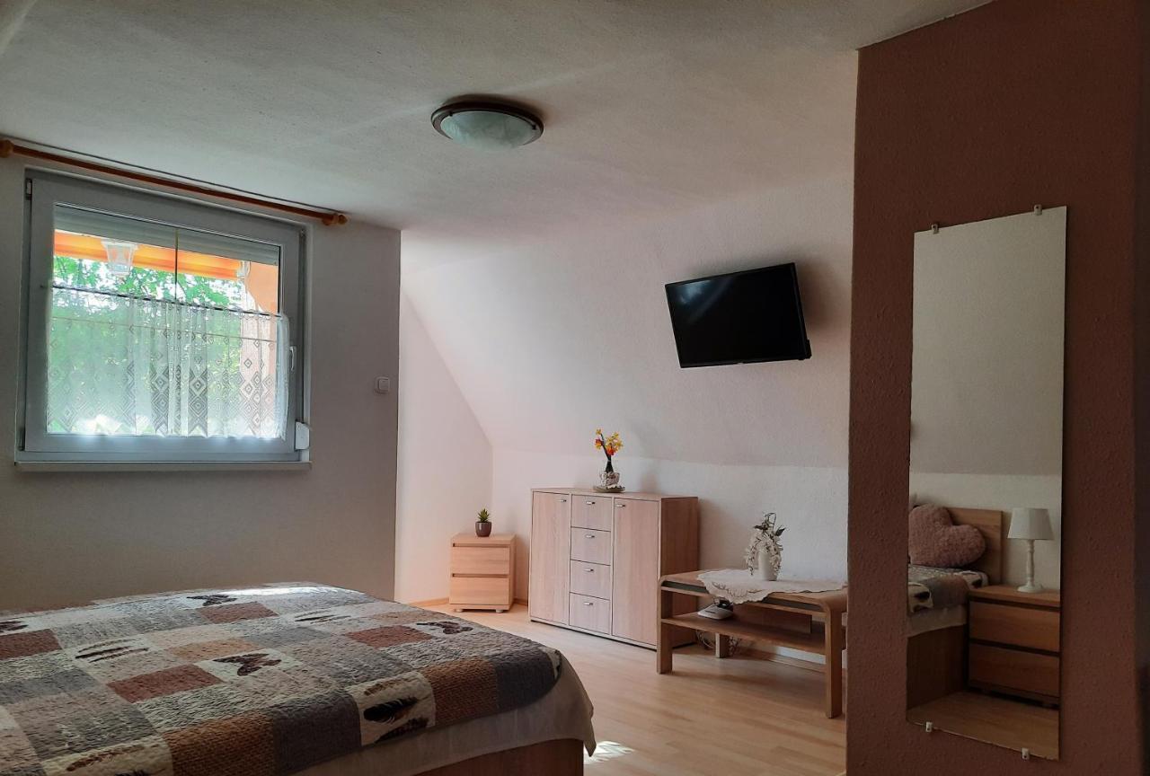 Dóra Apartmanház Zalakaros Exterior foto